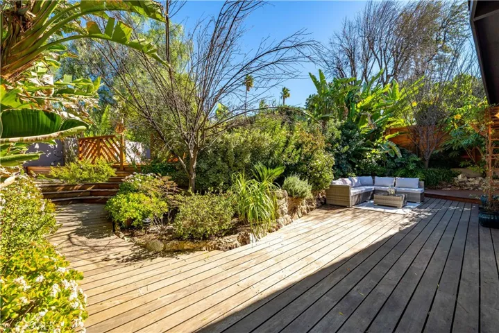 22540 Cass Avenue, Woodland Hills, California 91364