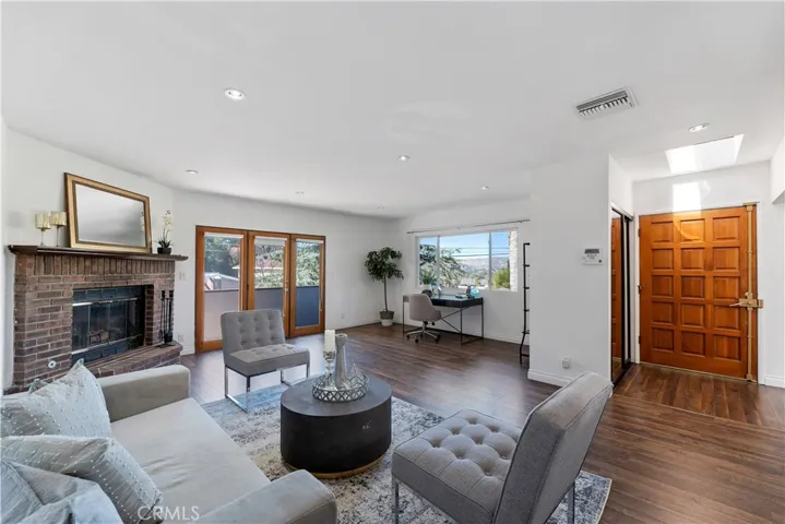 22540 Cass Avenue, Woodland Hills, California 91364