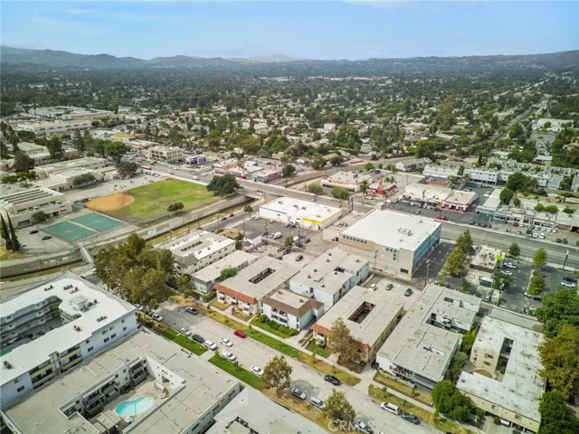 7025 Vassar Avenue, Canoga Park, California 91303