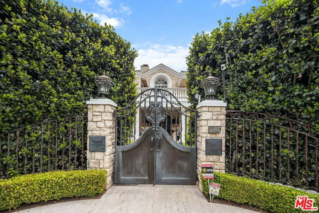 136 Georgina Avenue, Santa Monica, California 90402 home-pic-1