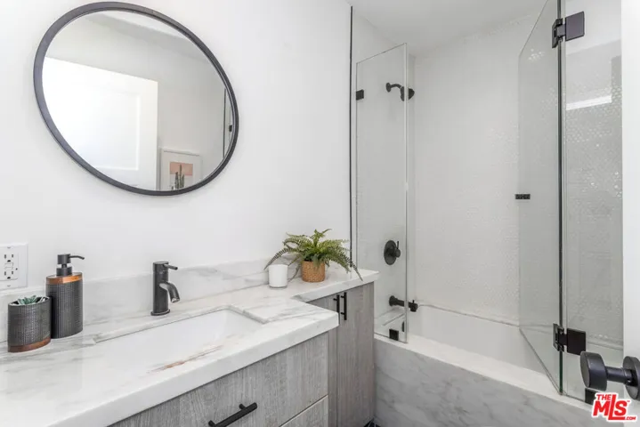 2920 Reservoir Street, Los Angeles, California 90026