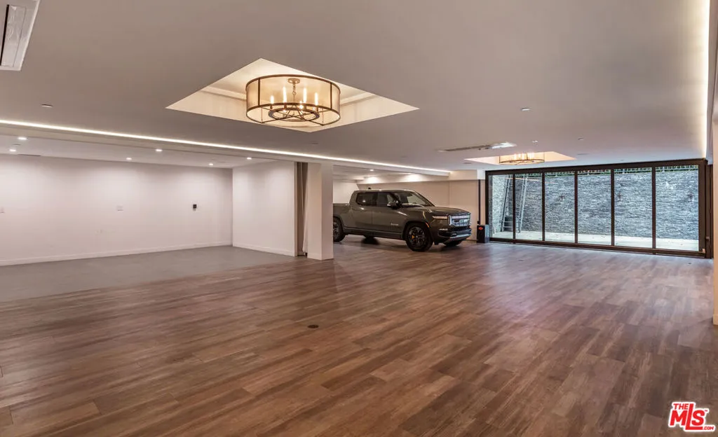 1000 N Norman Place, Los Angeles, California 90049 home-pic-48