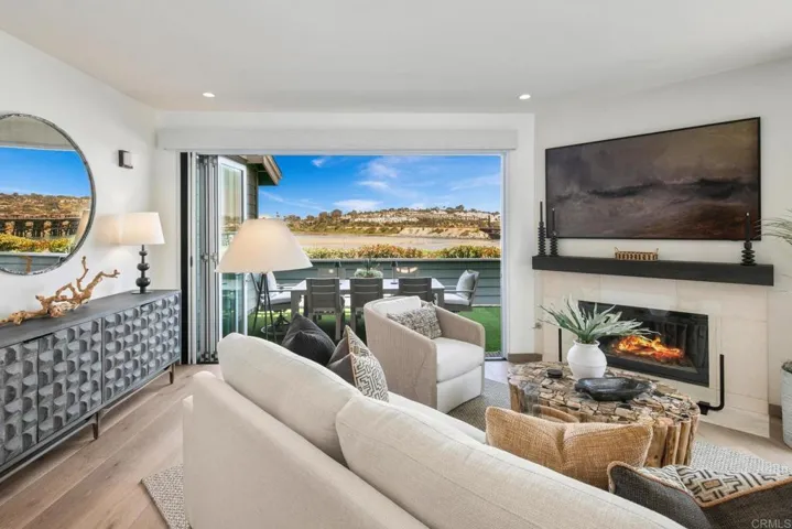 2923 Sandy Pointe 8, Del Mar, California 92014