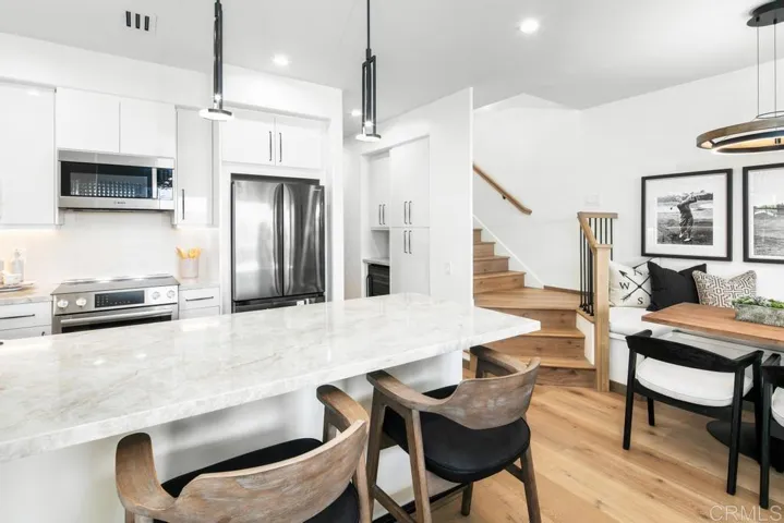 2923 Sandy Pointe 8, Del Mar, California 92014