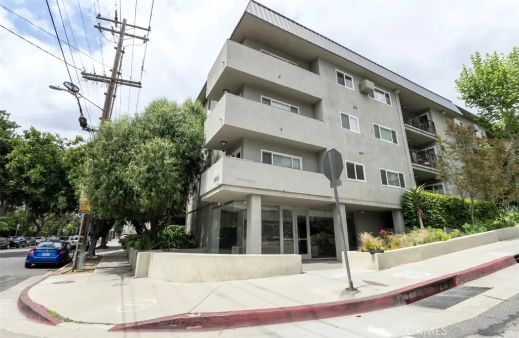 9005 Cynthia Street 215, West Hollywood, California 90069 home-pic-22