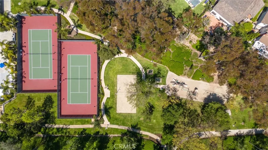 Serrano Park Tennis Courts