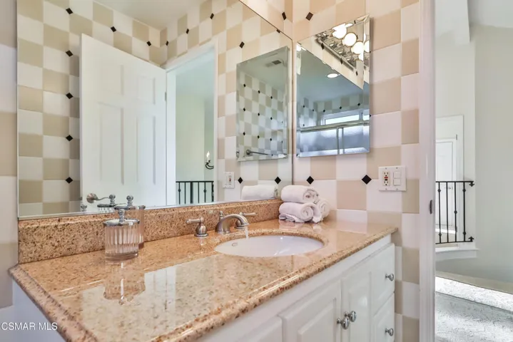 gHall Bath2