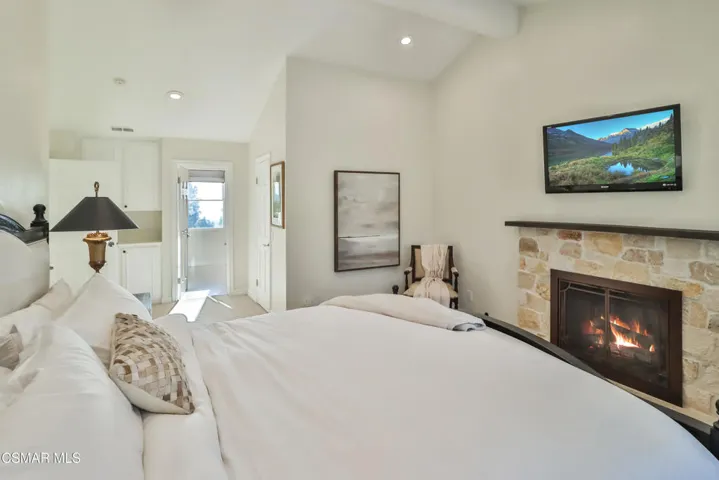 jPrimary Bedroom Suite4