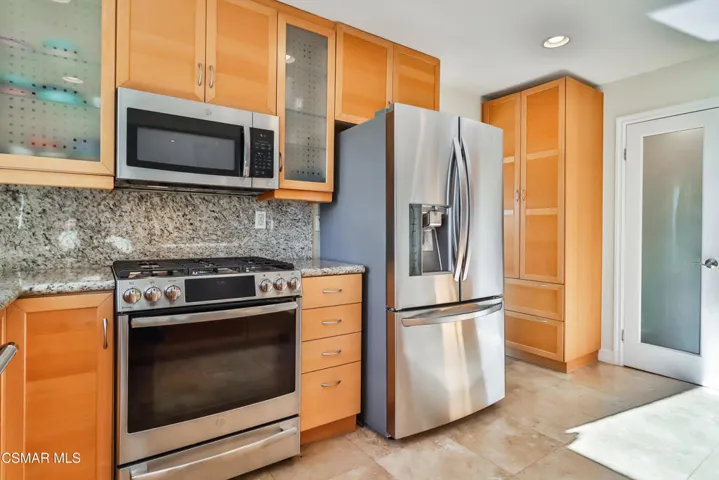 dFamily and Kitchen10
