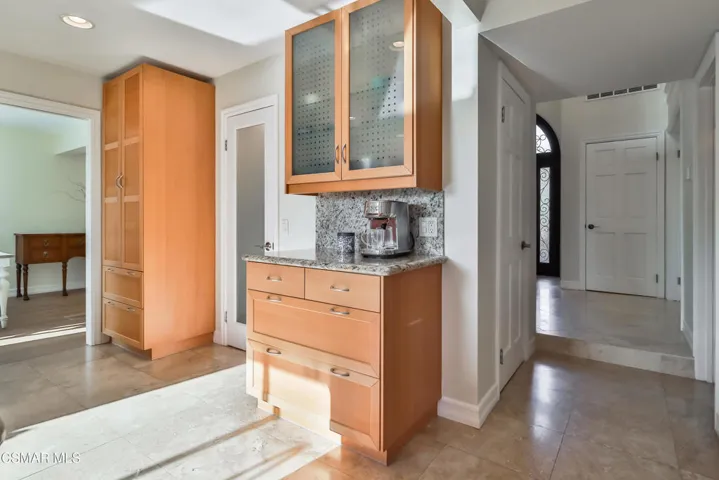 dFamily and Kitchen11