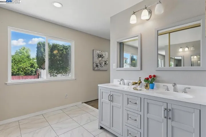 305 Granite Cir, Antioch, California 94509