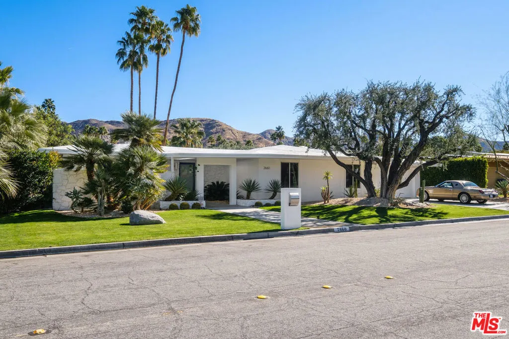 2660 S Calle Palo Fierro, Palm Springs, California 92264 home-pic-0