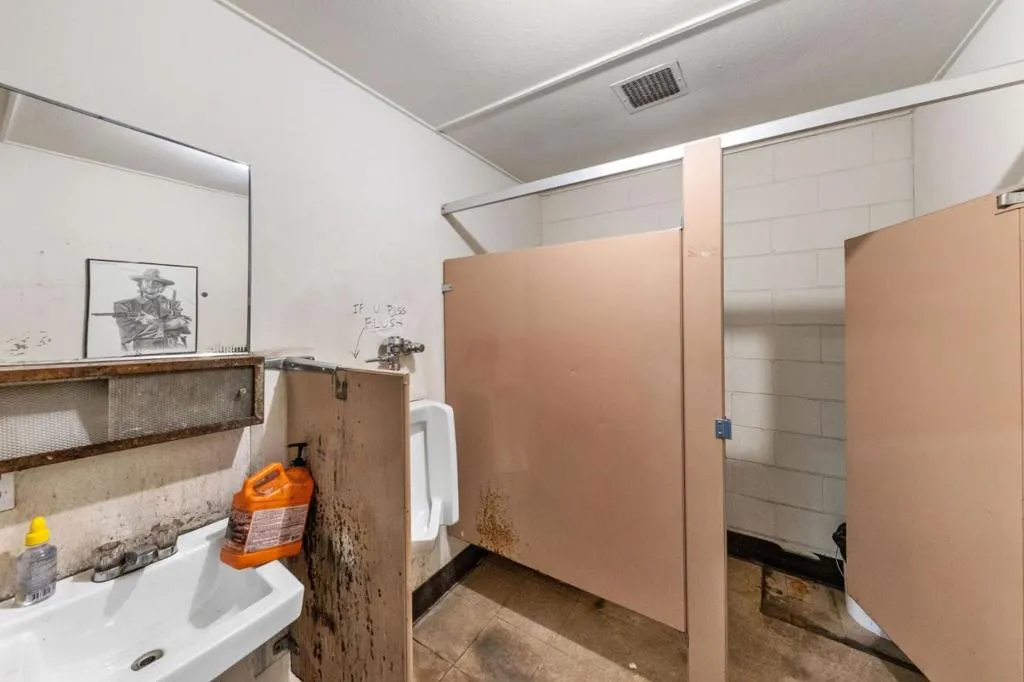 Mens Restroom