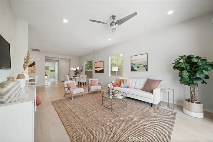 iving Room Facing Entryway