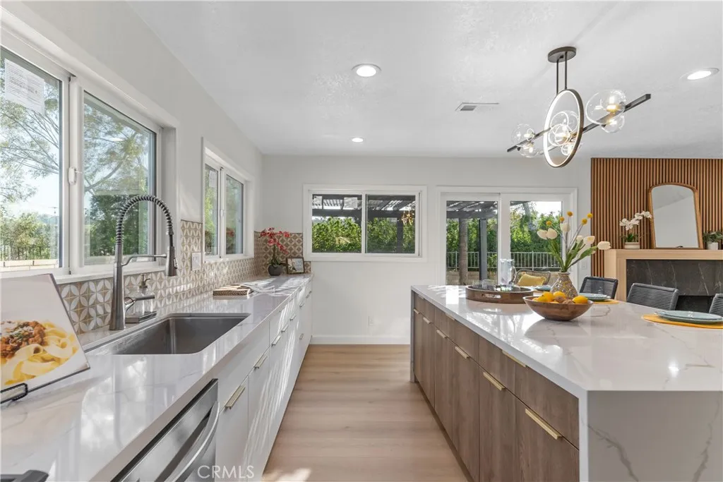 31 Country Wood Drive, Pomona, California 91766 home-pic-18