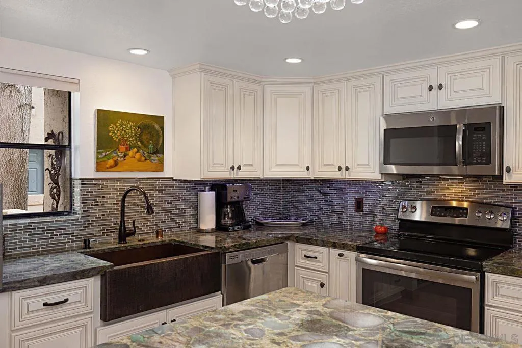 8437 Via Mallorca 84, La Jolla, California 92037 home-pic-4