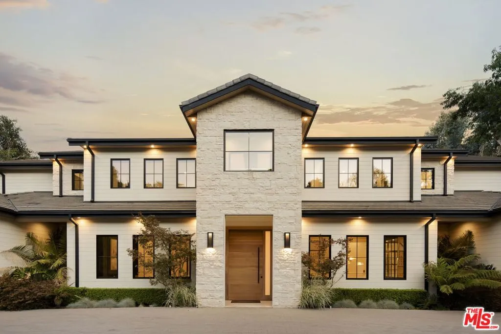 16144 High Valley Place, Encino, California 91436, 10 Bedrooms Bedrooms, ,11 BathroomsBathrooms,Residential,For Sale,HIGH VALLEY,25531081