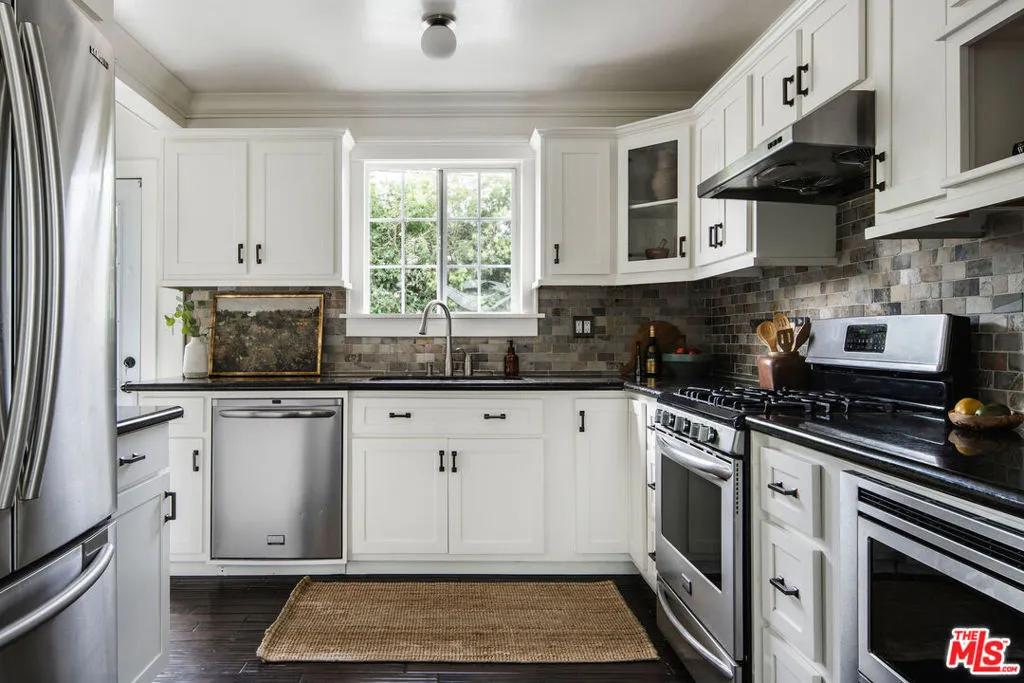 17638 Lemay Street, Lake Balboa, California 91406 home-pic-7