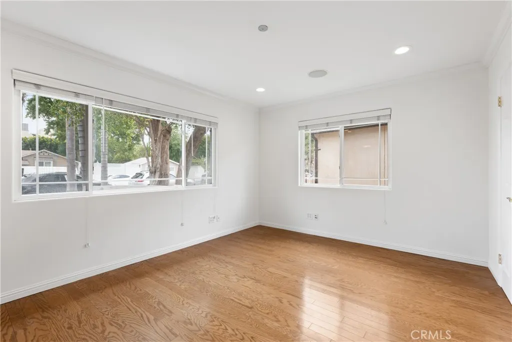 4539 Mammoth Avenue, Sherman Oaks, California 91423 home-pic-15