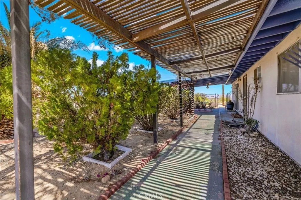 5304 Morongo Road, 29 Palms, California 92277 home-pic-33