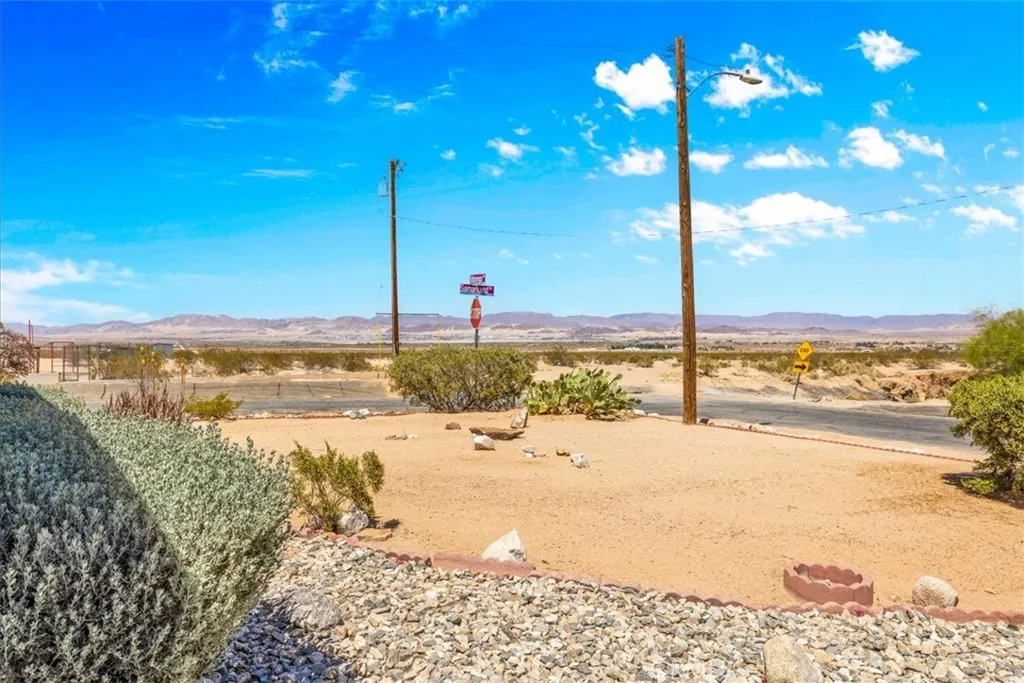 5304 Morongo Road, 29 Palms, California 92277 home-pic-34