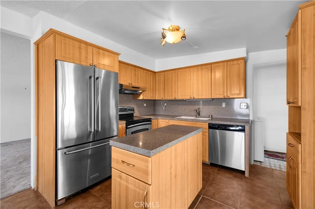 5304 Morongo Road, 29 Palms, California 92277 home-pic-9