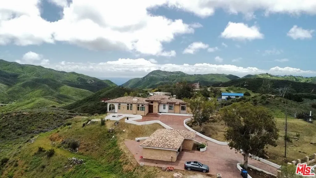 33182 Mulholland Highway, Malibu, California 90265 home-pic-3