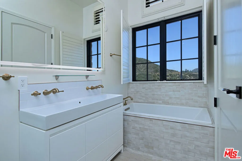 33182 Mulholland Highway, Malibu, California 90265 home-pic-48