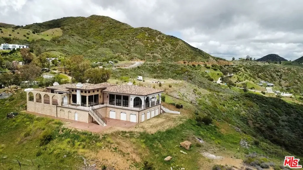 33182 Mulholland Highway, Malibu, California 90265 home-pic-2