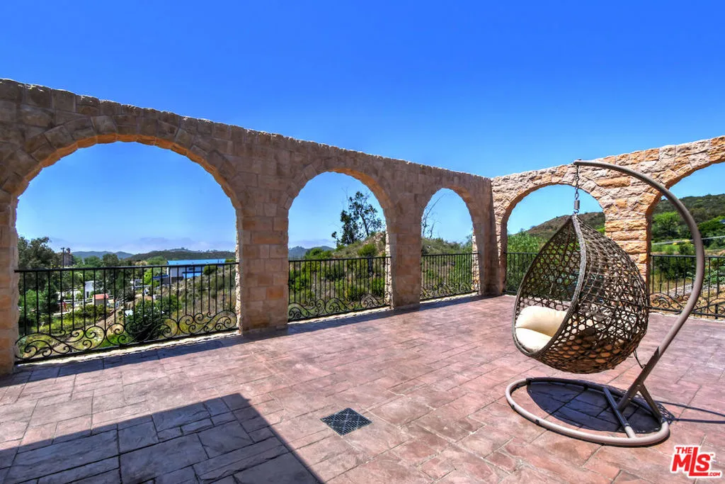 33182 Mulholland Highway, Malibu, California 90265 home-pic-40