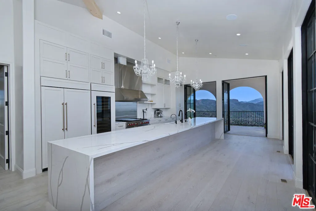 33182 Mulholland Highway, Malibu, California 90265 home-pic-30
