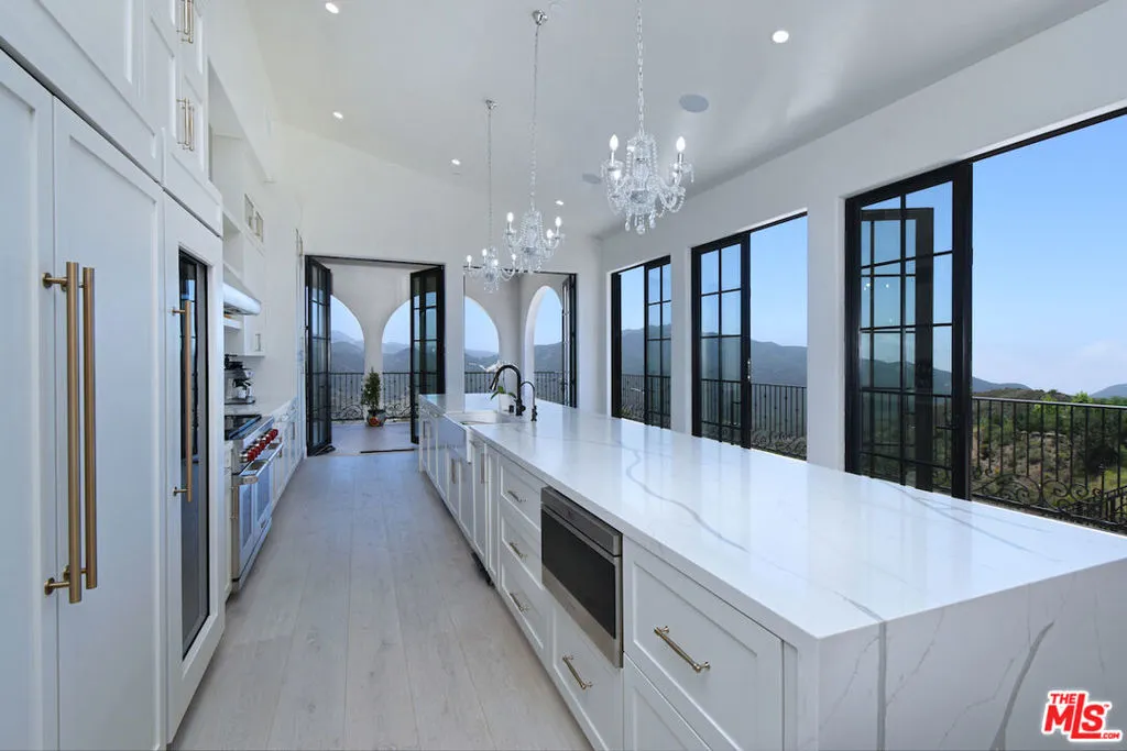 33182 Mulholland Highway, Malibu, California 90265 home-pic-31