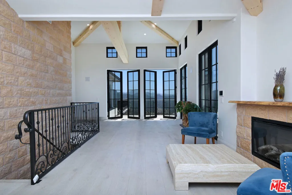 33182 Mulholland Highway, Malibu, California 90265 home-pic-24
