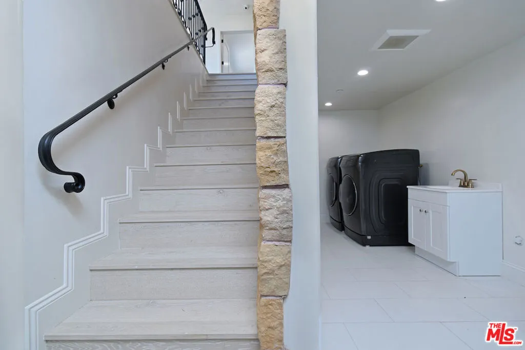 33182 Mulholland Highway, Malibu, California 90265 home-pic-53