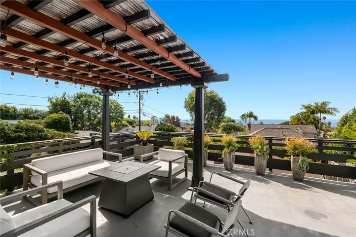 Experience the very essence of Laguna Beach’s sought-after lifestyle at this magazine-worthy Craftsman masterpiece with panoramic ocean views.