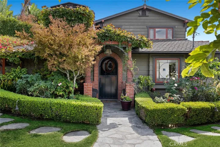 Enviably located in the heart of Laguna’s Village, the spacious residence presents an indoor/outdoor living environment that showcases the talents of Gregg Abel and reveals a trio of spacious bedrooms and two baths in approximately 2,276 square feet.