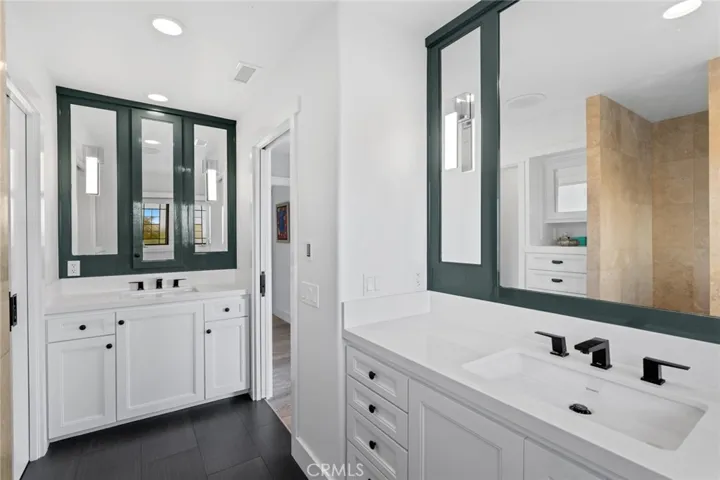649 Anita Street, Laguna Beach, California 92651