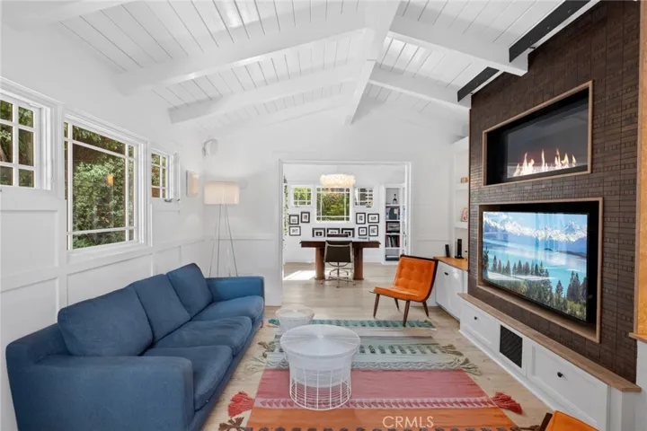 649 Anita Street, Laguna Beach, California 92651