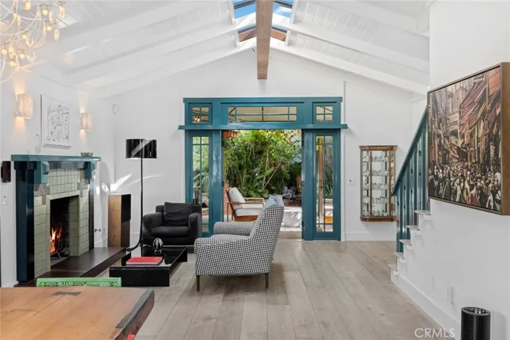 649 Anita Street, Laguna Beach, California 92651