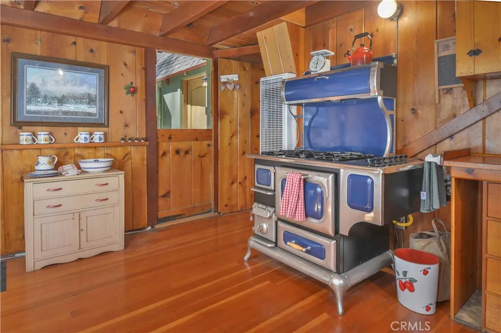 230 Fremont Road, Lake Arrowhead, California 92352 home-pic-10