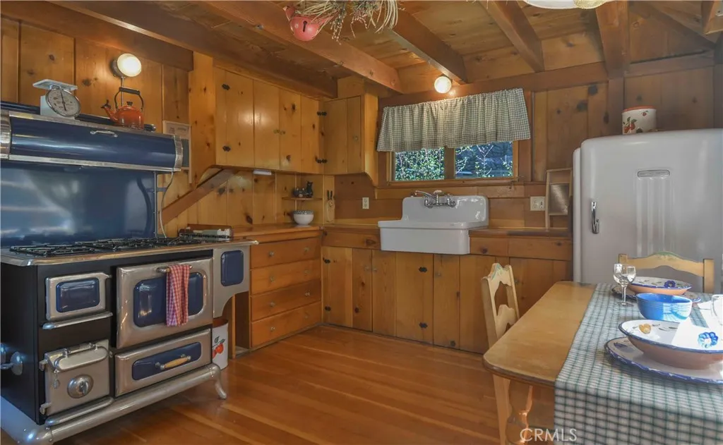 230 Fremont Road, Lake Arrowhead, California 92352 home-pic-2