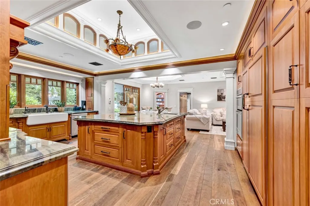 752 N Creekview Drive, Orange, California 92869 home-pic-10