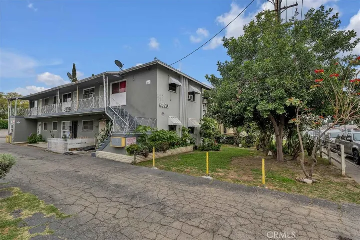 6862 Hazeltine Avenue, Van Nuys, California 91405