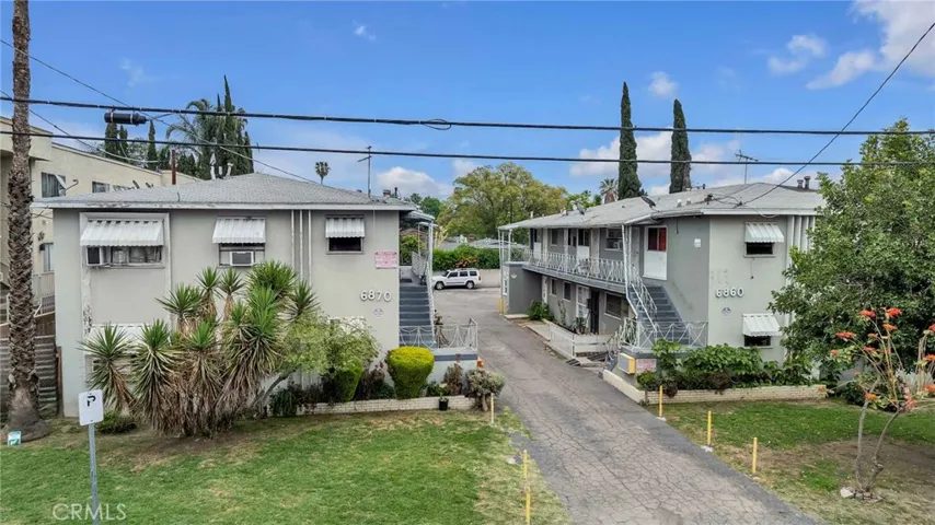 6862 Hazeltine Avenue, Van Nuys, California 91405