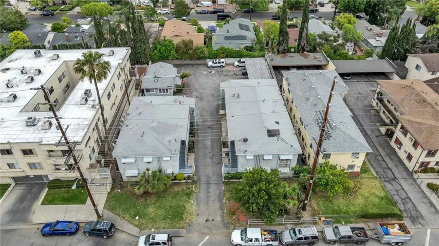 6862 Hazeltine Avenue, Van Nuys, California 91405