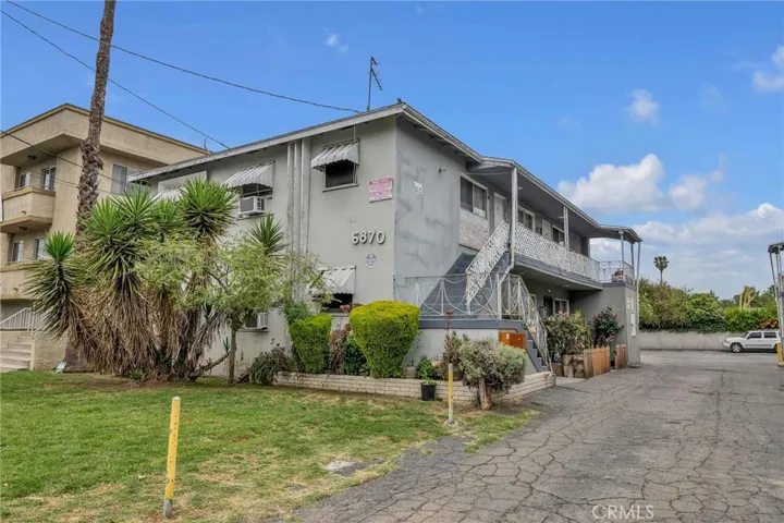 6862 Hazeltine Avenue, Van Nuys, California 91405