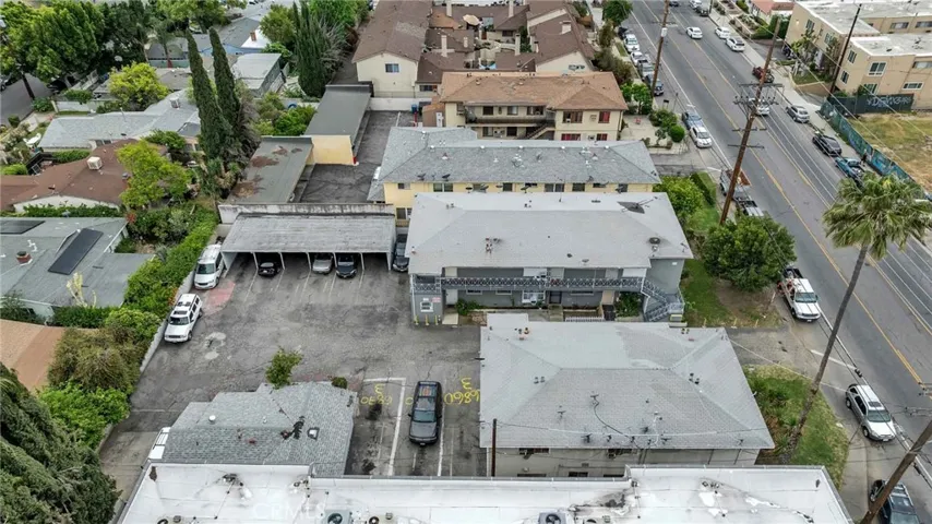 6862 Hazeltine Avenue, Van Nuys, California 91405