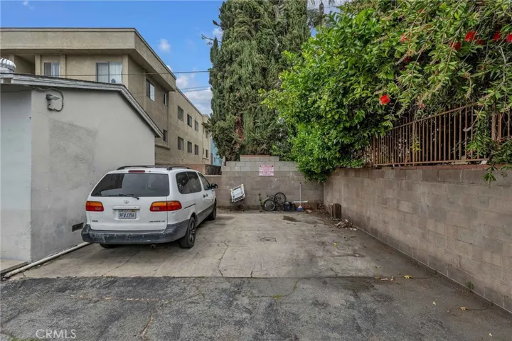 6862 Hazeltine Avenue, Van Nuys, California 91405