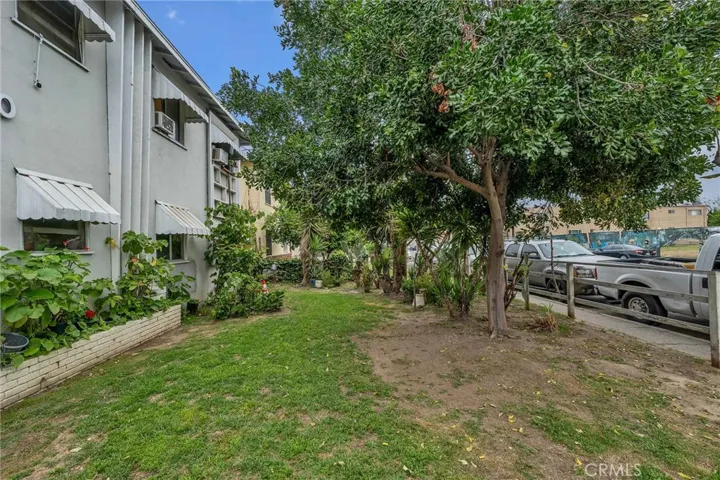 6862 Hazeltine Avenue, Van Nuys, California 91405