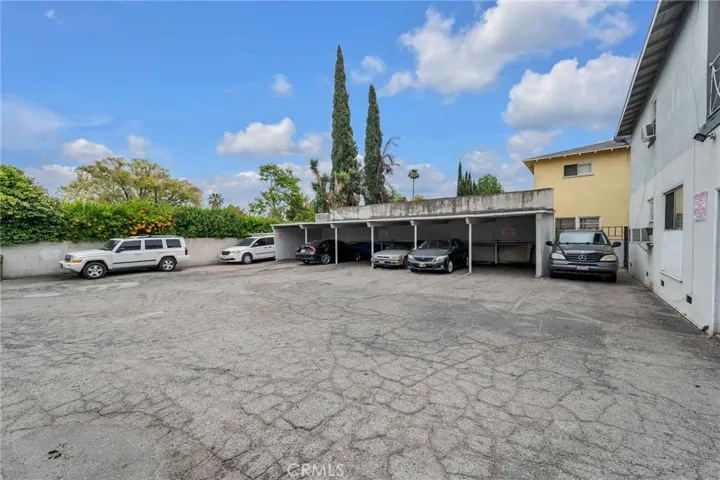 6862 Hazeltine Avenue, Van Nuys, California 91405
